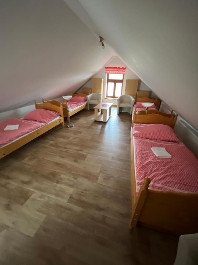 Hotel Sokolí hnízdo Hlaska Exterior foto